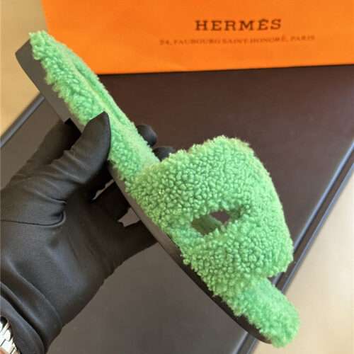 High Quality Luxury Hermes Fur Roll Cake Hair H Slippers – Style 25251 product detail