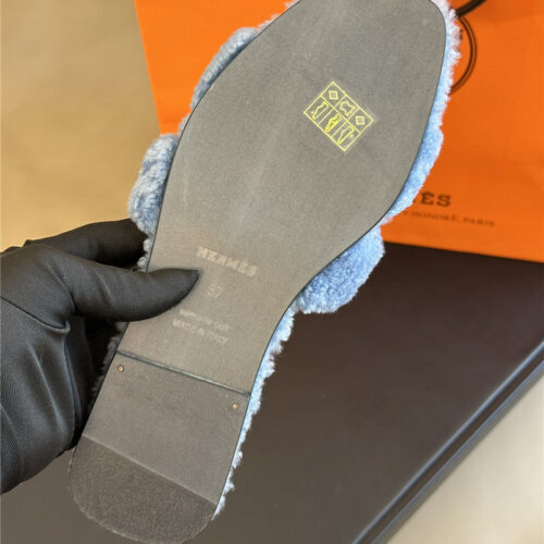 High Quality Luxury Hermes Fur Roll Cake Hair H Slippers product detail