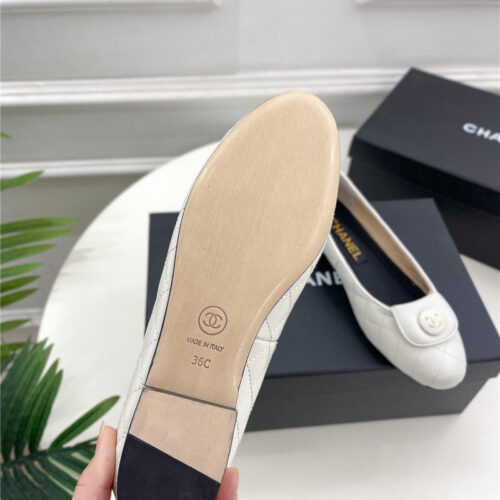 High Quality Luxury Chanel Counter Catwalk Style Ribbed Flat Shoes – Style 81990 product detail