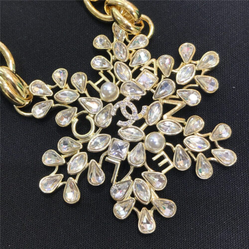 High Quality Luxury Chanel New Snowflake Short Necklace product detail
