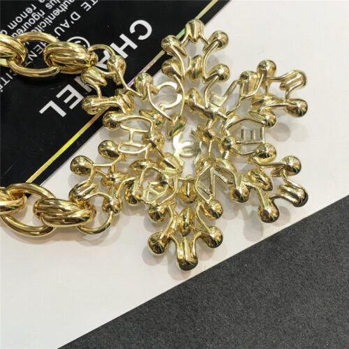 High Quality Luxury Chanel New Snowflake Short Necklace product detail