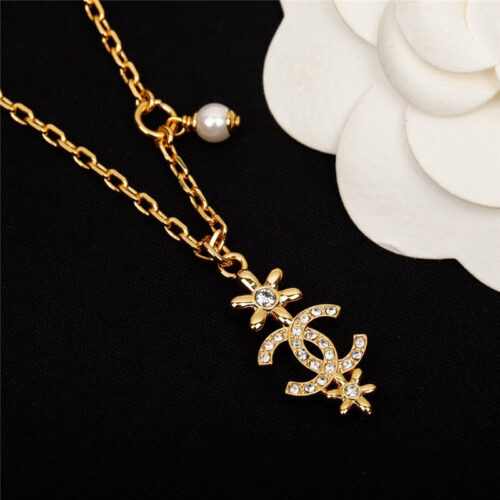 High Quality Luxury Chanel Flower Double C Single Layer Necklace alternate view