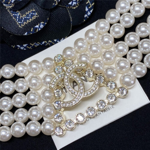 High Quality Luxury Chanel 5 Layers Of Pearl Triangle Full Diamond Necklace product detail
