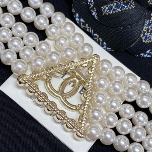 High Quality Luxury Chanel 5 Layers Of Pearl Triangle Full Diamond Necklace product detail