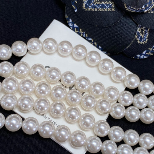 High Quality Luxury Chanel 5 Layers Of Pearl Triangle Full Diamond Necklace product detail