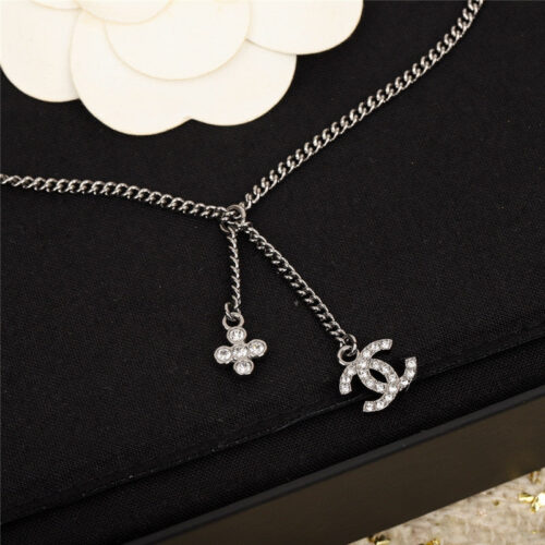 High Quality Luxury Chanel Handmade Four-Leaf Clover Necklace – Style 50064 alternate view