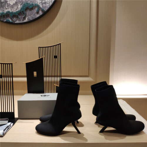 High Quality Luxury Balenciaga’s New 7-Shaped Heel Sock Boots product detail