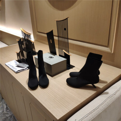 High Quality Luxury Balenciaga’s New 7-Shaped Heel Sock Boots product detail