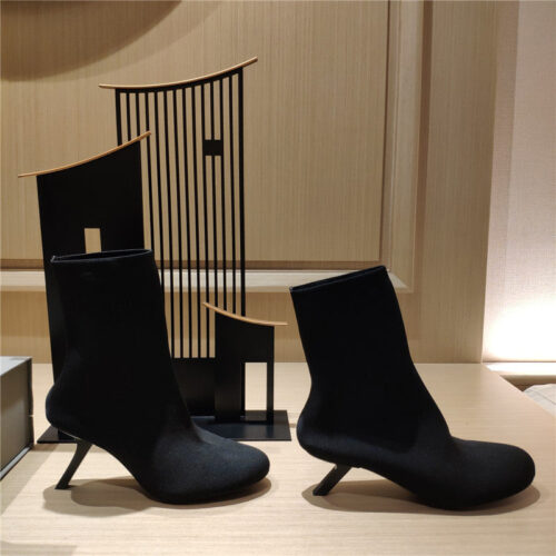 High Quality Luxury Balenciaga’s New 7-Shaped Heel Sock Boots product detail