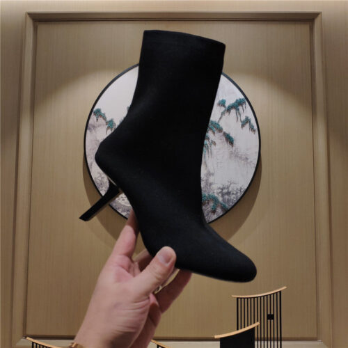 High Quality Luxury Balenciaga’s New 7-Shaped Heel Sock Boots alternate view