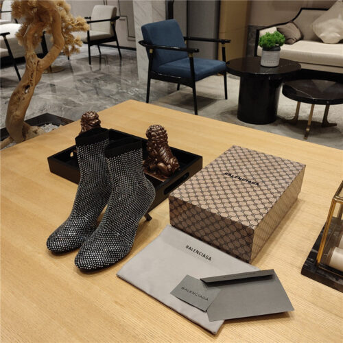 High Quality Luxury Balenciaga’s New 7-Shaped Heel Sock Boots – Style 97859 product detail