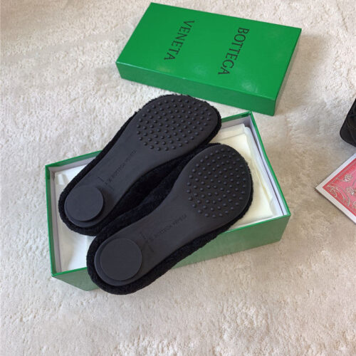 High Quality Luxury Bottega Veneta New Arrival Fur Shoes product detail