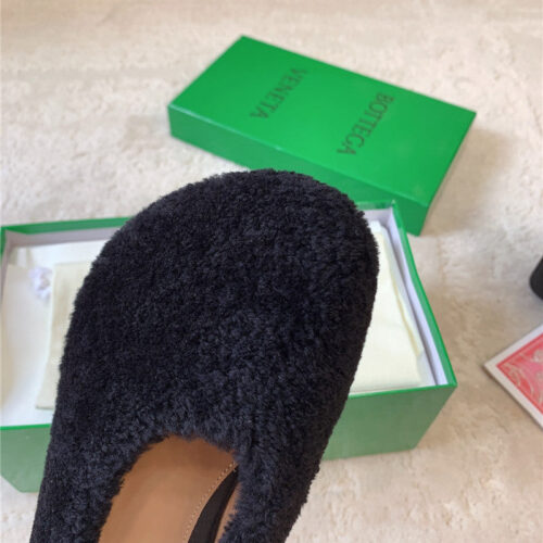 High Quality Luxury Bottega Veneta New Arrival Fur Shoes product detail