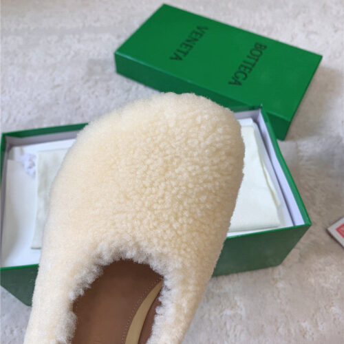 High Quality Luxury Bottega Veneta New Arrival Fur Shoes – Style 56326 product detail