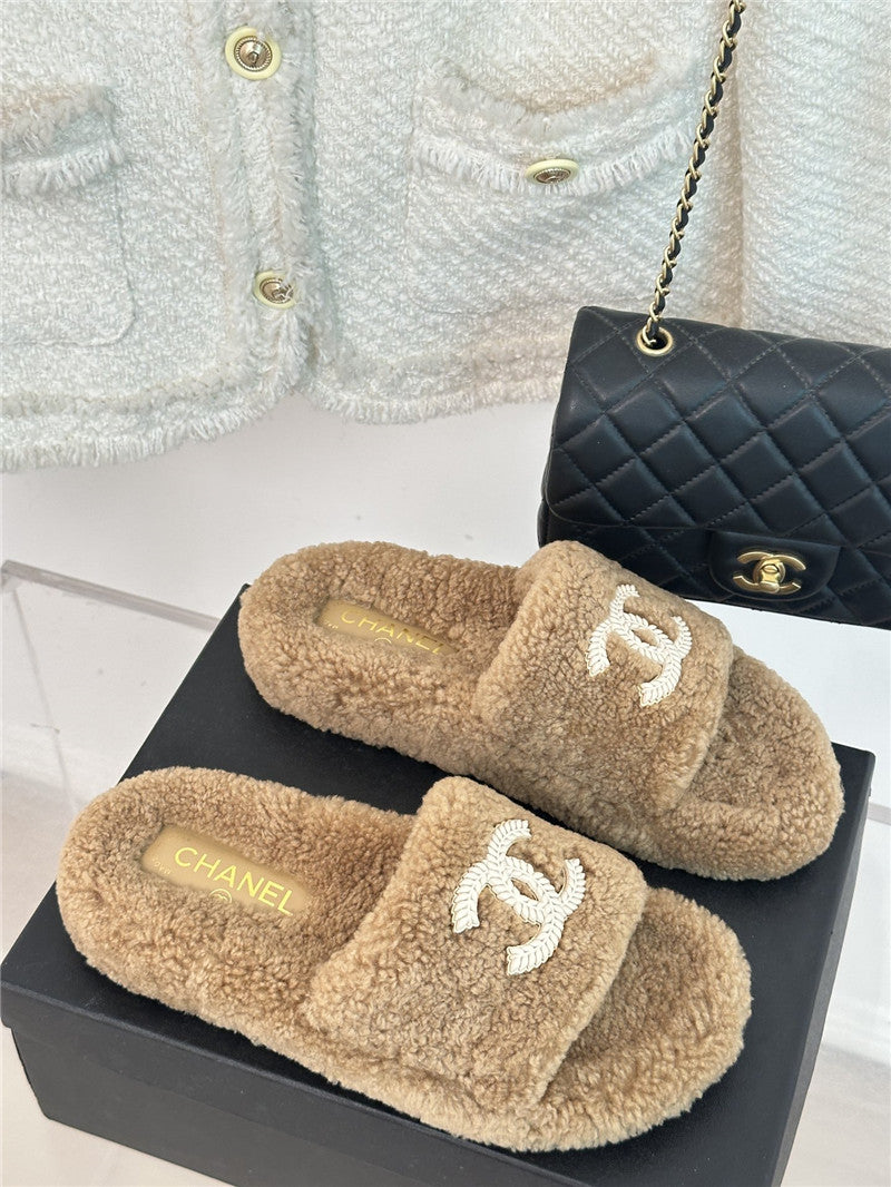 High Quality Luxury Chanel Classic Four Seasons Double C Plush Slippers – Style 04166
