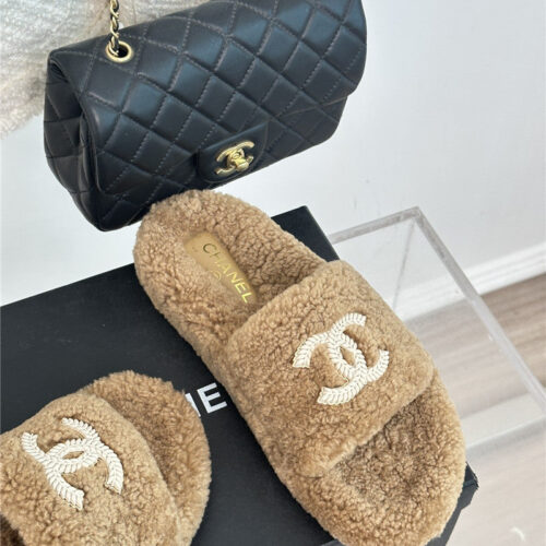 High Quality Luxury Chanel Classic Four Seasons Double C Plush Slippers – Style 04166 product detail