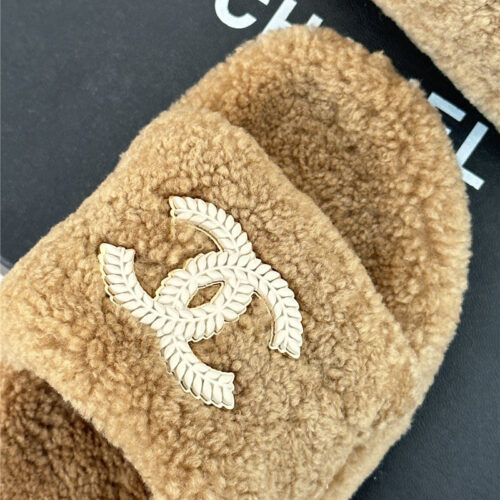 High Quality Luxury Chanel Classic Four Seasons Double C Plush Slippers – Style 04166 product detail