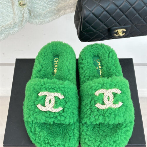 High Quality Luxury Chanel Classic Four Seasons Double C Plush Slippers – Style 33542 product detail