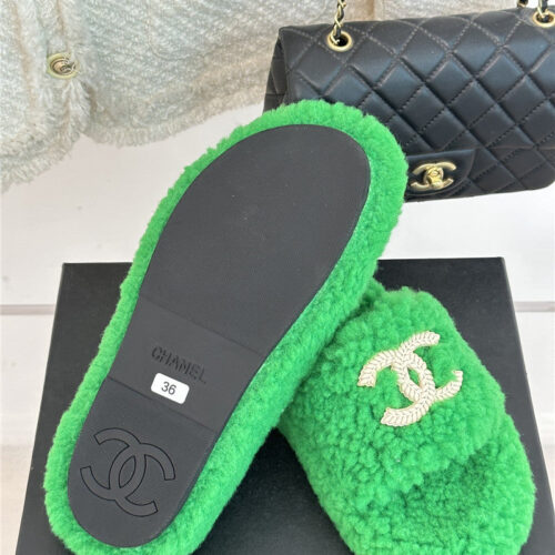 High Quality Luxury Chanel Classic Four Seasons Double C Plush Slippers – Style 33542 product detail