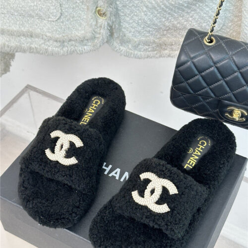 High Quality Luxury Chanel Classic Four Seasons Double C Plush Slippers – Style 31846 product detail