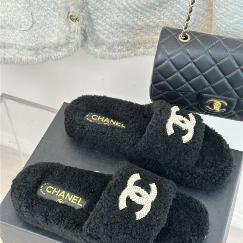 High Quality Luxury Chanel Classic Four Seasons Double C Plush Slippers – Style 31846