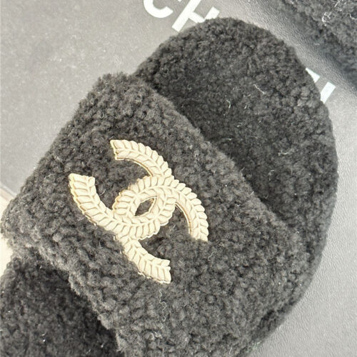High Quality Luxury Chanel Classic Four Seasons Double C Plush Slippers – Style 31846 product detail