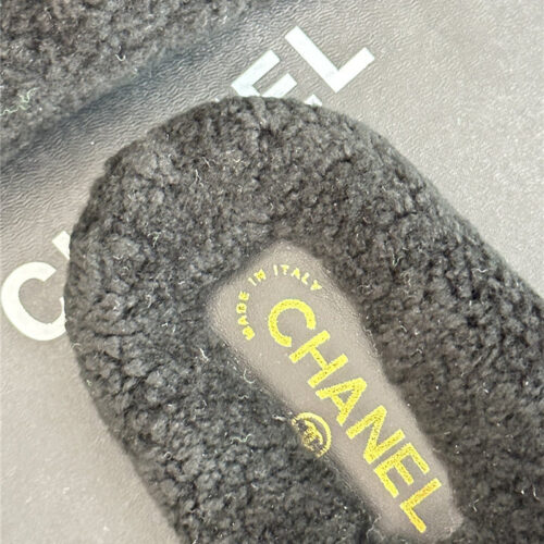 High Quality Luxury Chanel Classic Four Seasons Double C Plush Slippers – Style 31846 product detail