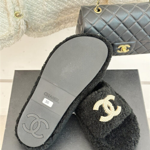 High Quality Luxury Chanel Classic Four Seasons Double C Plush Slippers – Style 31846 product detail