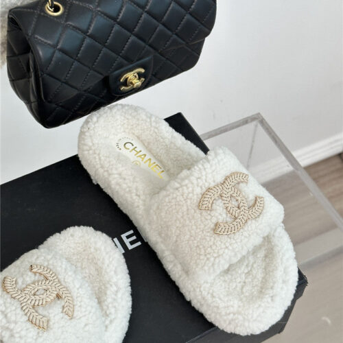 High Quality Luxury Chanel Classic Four Seasons Double C Plush Slippers – Style 62918 product detail