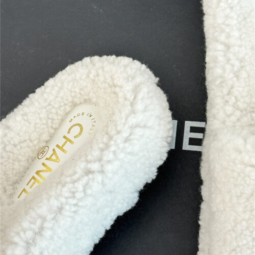 High Quality Luxury Chanel Classic Four Seasons Double C Plush Slippers – Style 62918 product detail