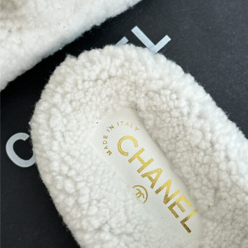 High Quality Luxury Chanel Classic Four Seasons Double C Plush Slippers – Style 62918 product detail