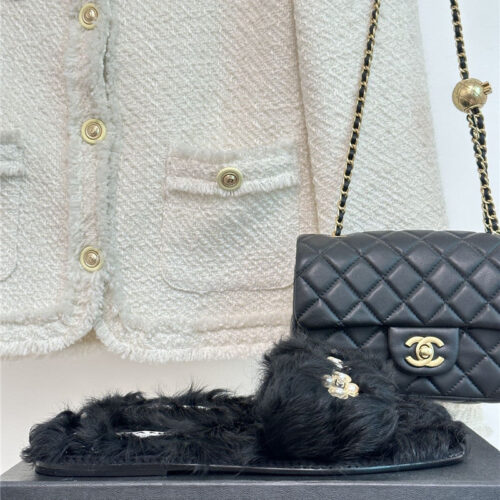 High Quality Luxury Chanel New Mier Pure Wool Double C Four-Leaf Clover Fur Slippers product detail