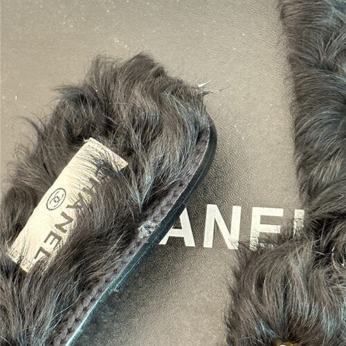 High Quality Luxury Chanel New Mier Pure Wool Double C Four-Leaf Clover Fur Slippers product detail