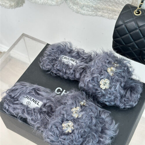 High Quality Luxury Chanel New Mier Pure Wool Double C Four-Leaf Clover Fur Slippers – Style 61478 alternate view