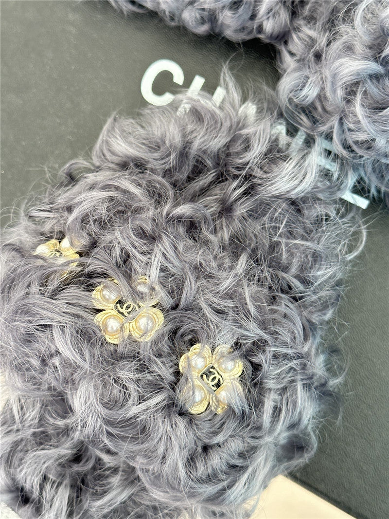 High Quality Luxury Chanel New Mier Pure Wool Double C Four-Leaf Clover Fur Slippers – Style 61478 product detail