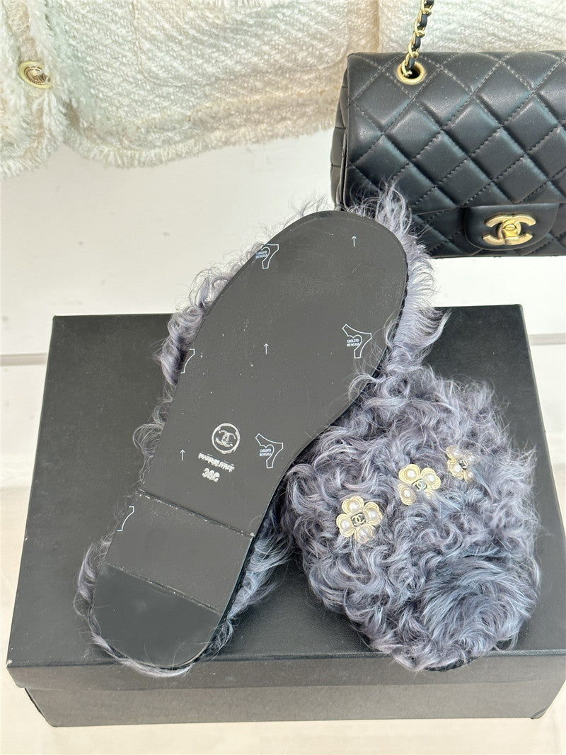 High Quality Luxury Chanel New Mier Pure Wool Double C Four-Leaf Clover Fur Slippers – Style 61478 product detail
