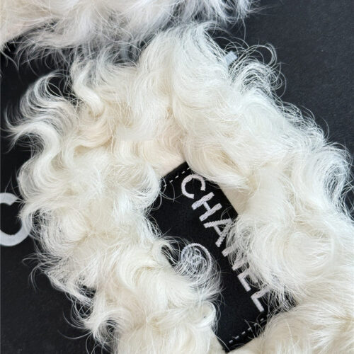 High Quality Luxury Chanel New Mier Pure Wool Double C Four-Leaf Clover Fur Slippers – Style 56390 product detail