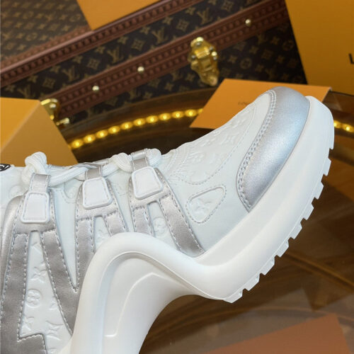 High Quality Luxury Louis Vuitton Hardware Casual Sports Daddy Shoes – Style 19587 product detail