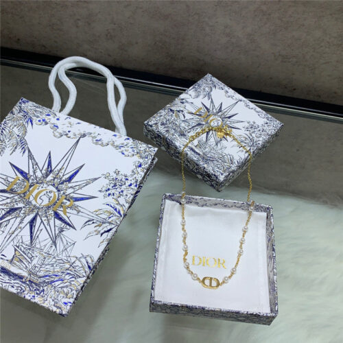 High Quality Luxury Dior Pearl Necklace alternate view