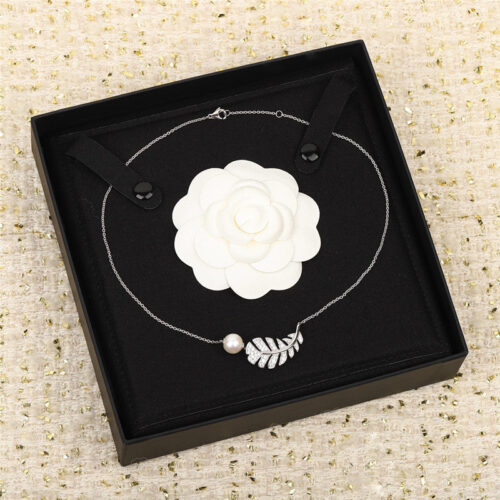 High Quality Luxury Chanel Feather Pearl Necklace