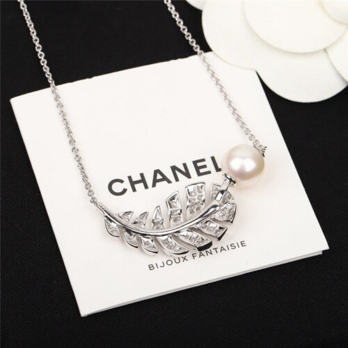 High Quality Luxury Chanel Feather Pearl Necklace product detail