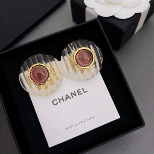 High Quality Luxury Chanel Middle-Aged Small Incense Ear Clip alternate view