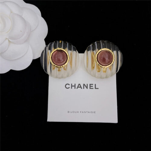 High Quality Luxury Chanel Middle-Aged Small Incense Ear Clip product detail