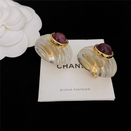 High Quality Luxury Chanel Middle-Aged Small Incense Ear Clip product detail