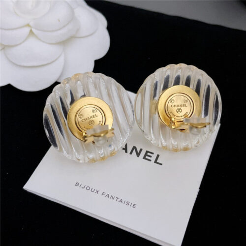 High Quality Luxury Chanel Middle-Aged Small Incense Ear Clip product detail