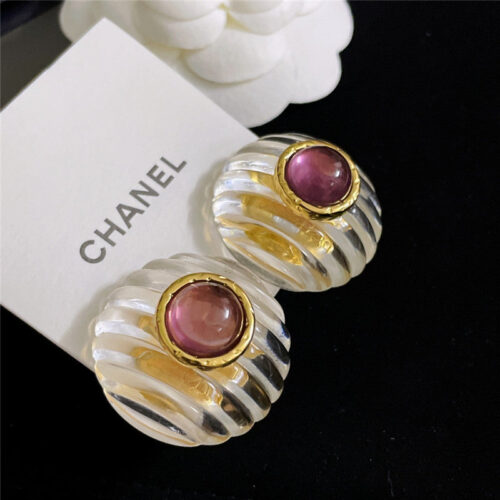 High Quality Luxury Chanel Middle-Aged Small Incense Ear Clip product detail
