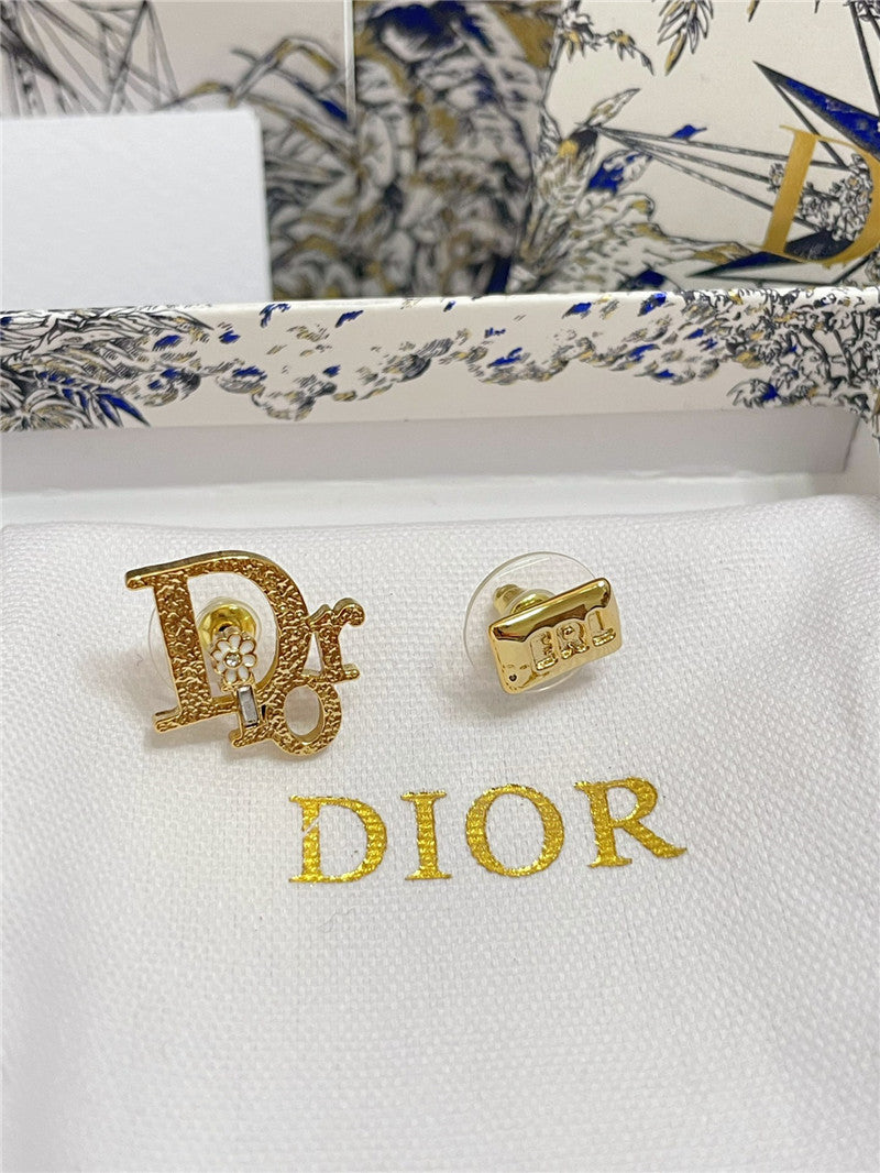 High Quality Luxury Dior Small Flower Brooch product detail
