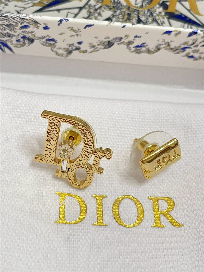 High Quality Luxury Dior Small Flower Brooch product detail