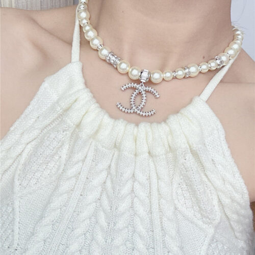 High Quality Luxury Chanel Small Fragrance Necklace alternate view