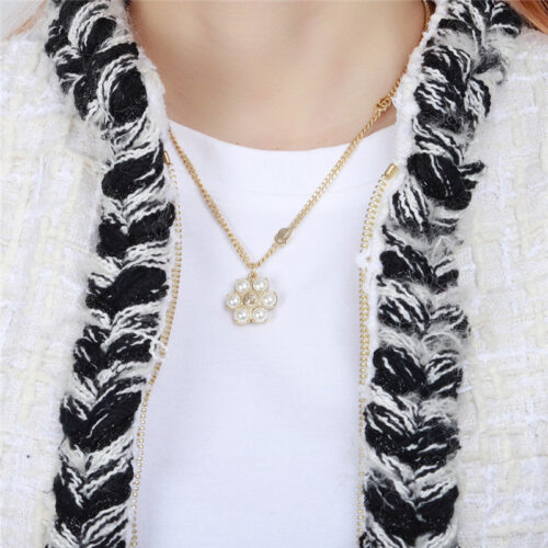 High Quality Luxury Gucci Flower Pearl Necklace product detail